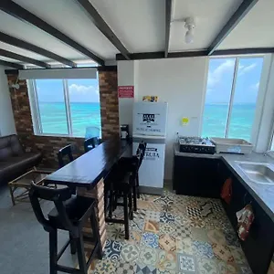 Frente Al Mar, Islas Apartment